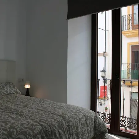 Centro Lorenzo Borrego *